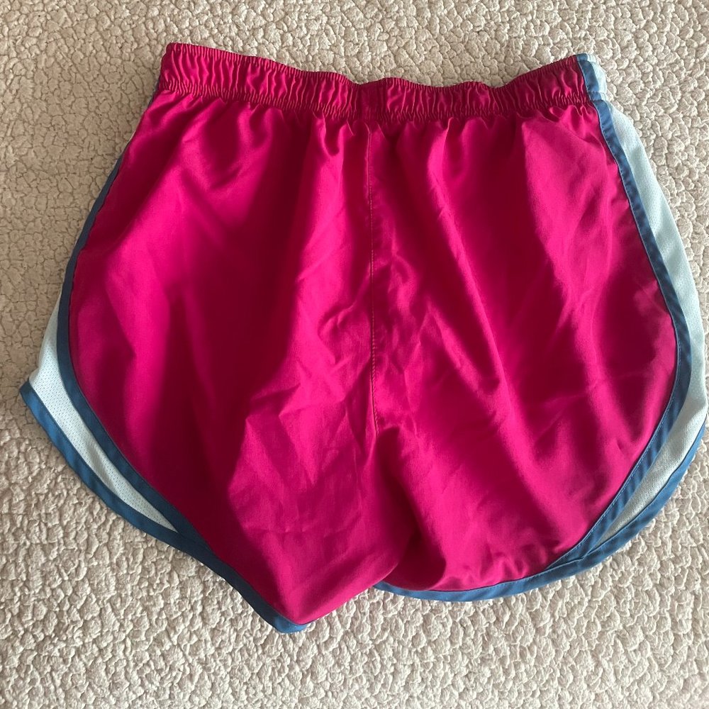 Nike Tempo Shorts Raspberry size medium - Picture 3 of 3
